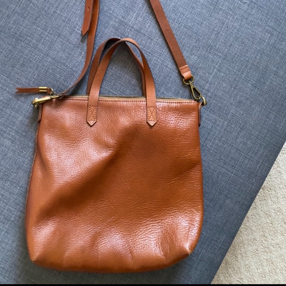 Lightly used Madewell zip top transport bag, mint condition